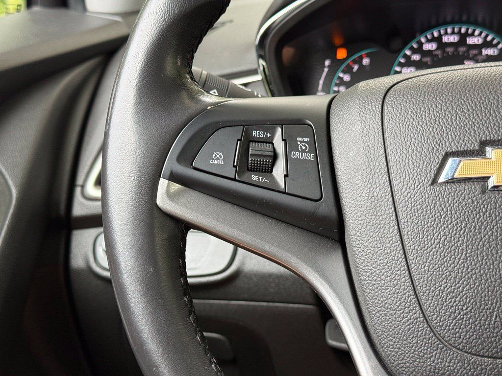 Used 2020 Chevrolet Trax LT w/ Driver Confidence Package FWD image 16