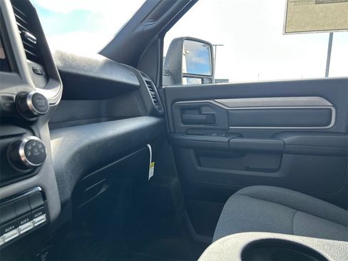 New 2024 RAM 3500 Tradesman w/ Chrome Appearance Group image 26
