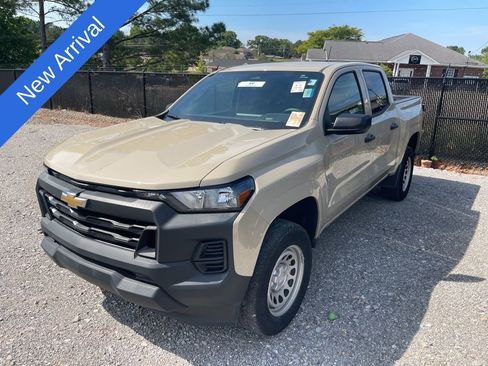 Used 2024 Chevrolet Colorado W/T image 1