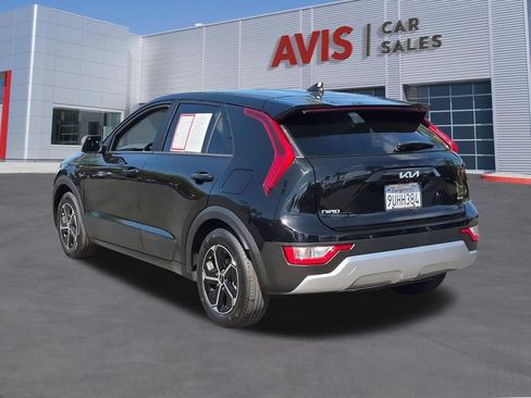Used 2025 Kia Niro LX FWD image 9