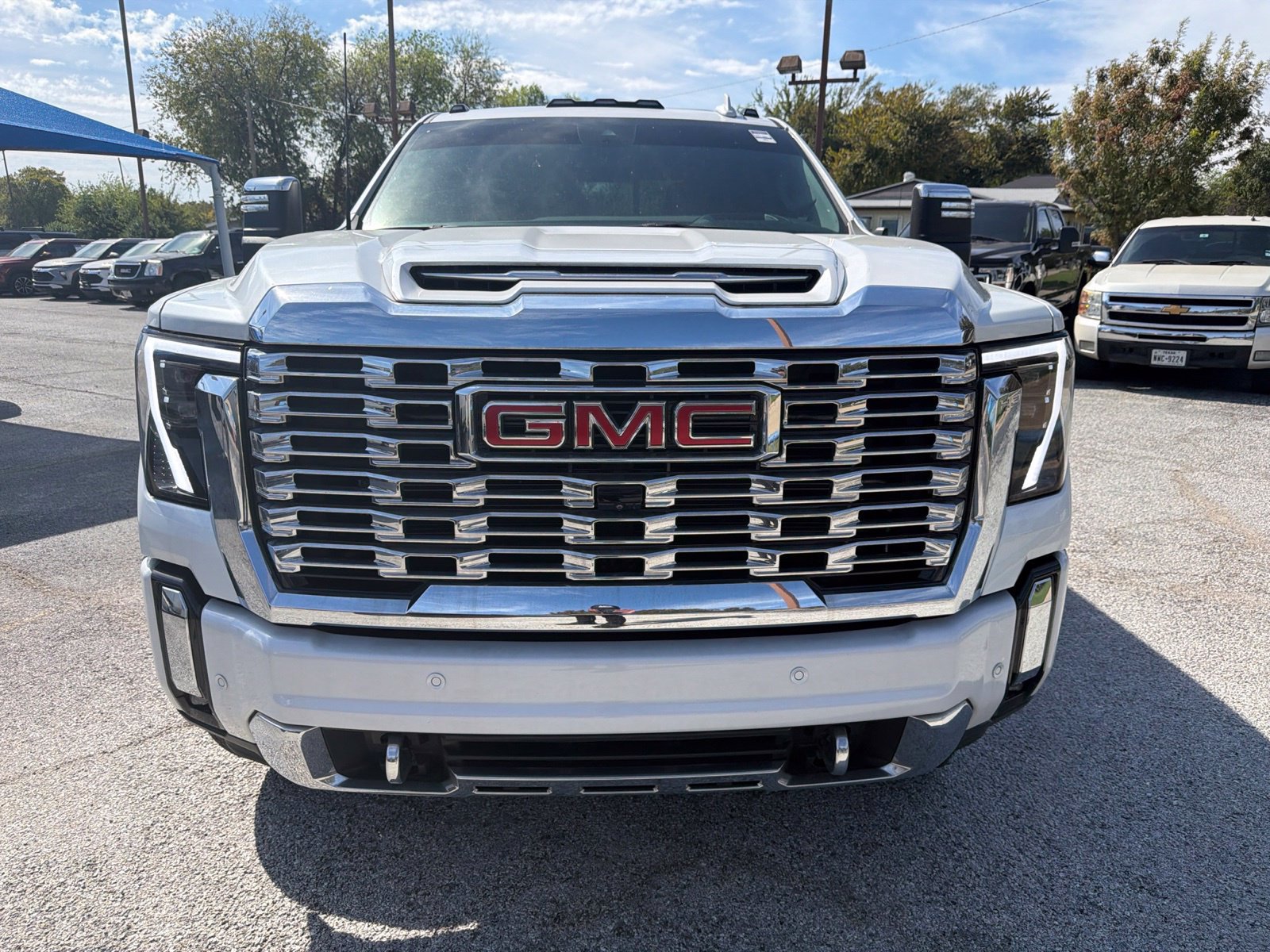 Used 2024 GMC Sierra 2500 Denali w/ Denali Reserve Package AWD/4WD image 2