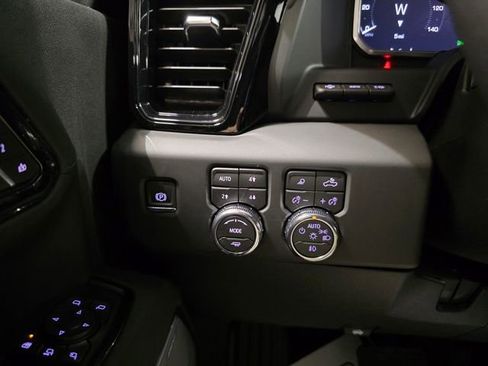 New 2026 GMC Sierra 2500 AT4X w/ LPO, Black Badging Package image 18