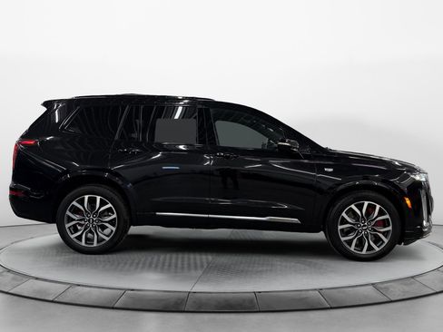 Used 2024 Cadillac XT6 Sport w/ Technology Package image 2