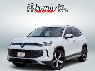 Used 2025 Volkswagen Tiguan SE FWD video 1