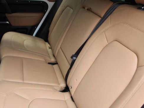 Used 2025 Land Rover Defender 110 X-Dynamic SE image 5
