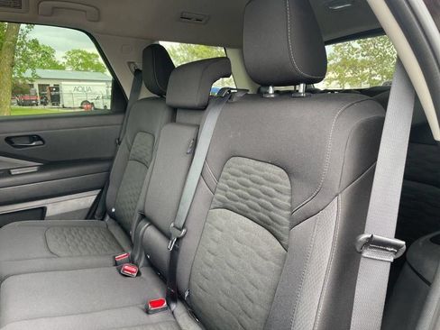 Used 2025 Nissan Pathfinder SV AWD/4WD image 31