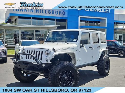 Used 2014 Jeep Wrangler Unlimited Rubicon w/ Max Tow Package AWD/4WD image 1