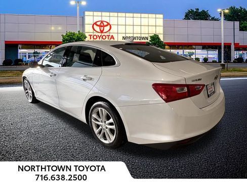 Used 2018 Chevrolet Malibu LT image 3