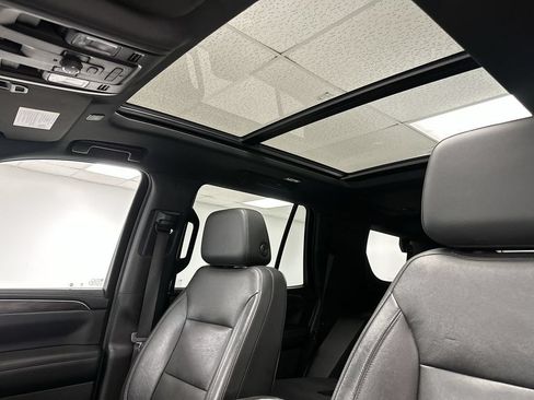 Used 2021 Chevrolet Tahoe Z71 w/ Z71 Signature Package AWD/4WD image 15