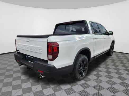 New 2026 Honda Ridgeline Black Edition image 4