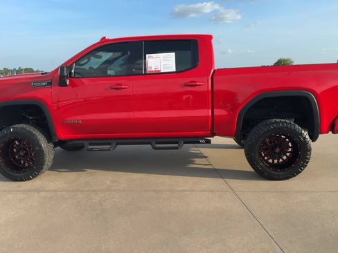 Used 2021 GMC Sierra 1500 AT4 w/ AT4 Value Package AWD/4WD image 4