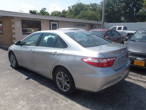 Used 2015 Toyota Camry SE FWD image 4