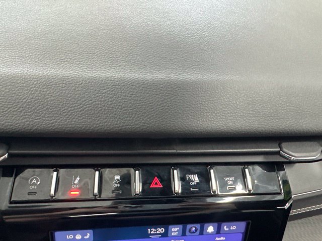 Used 2023 Jeep Grand Cherokee Altitude AWD/4WD image 40