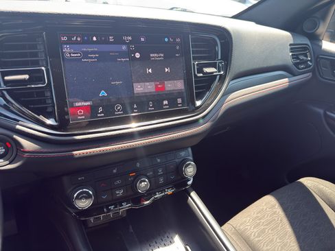 Used 2025 Dodge Durango R/T AWD/4WD image 22