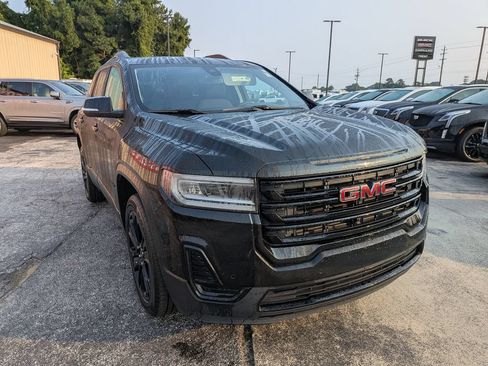 Used 2022 GMC Acadia SLE w/ Driver Convenience Package FWD image 5