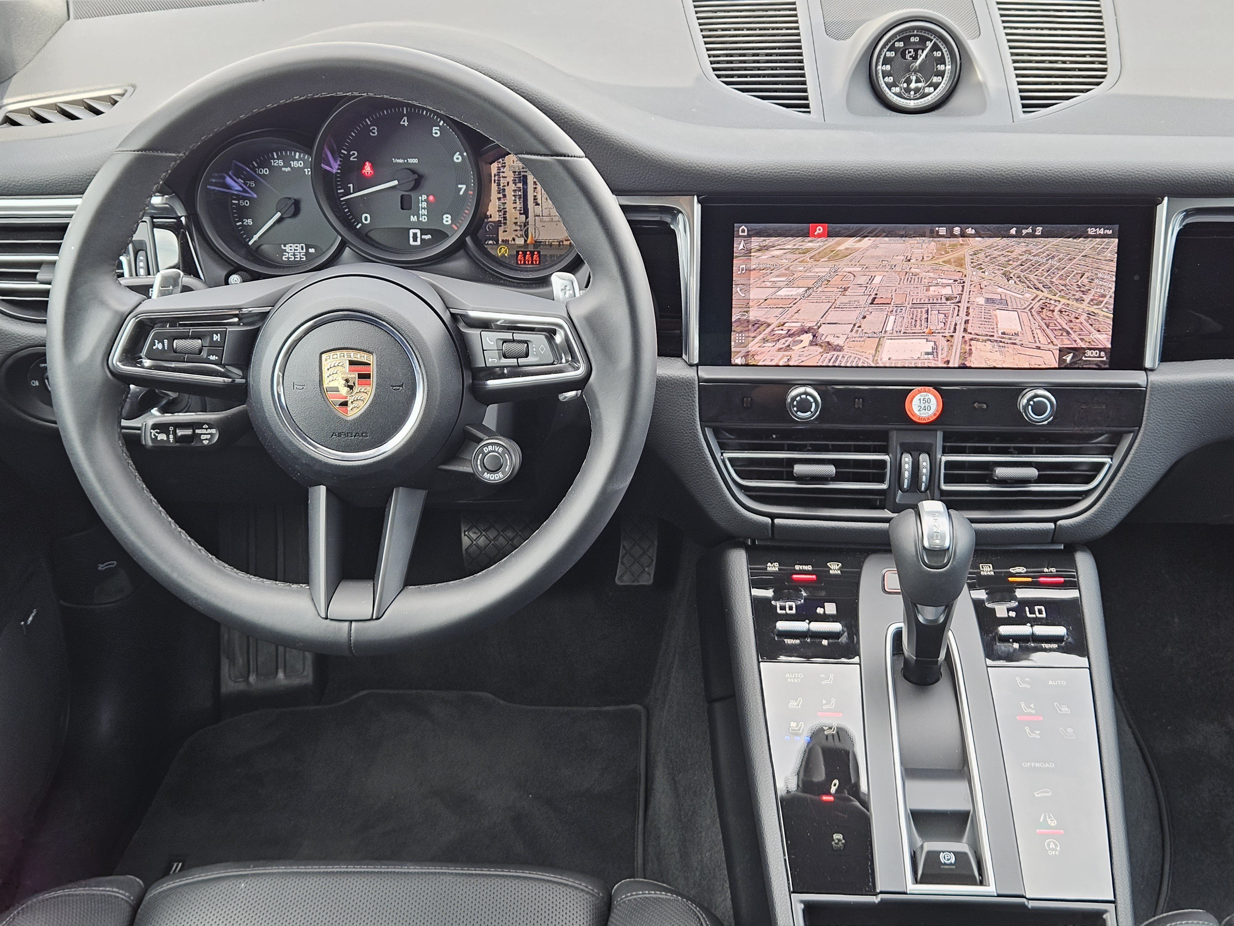 Certified 2026 Porsche Macan AWD/4WD image 25