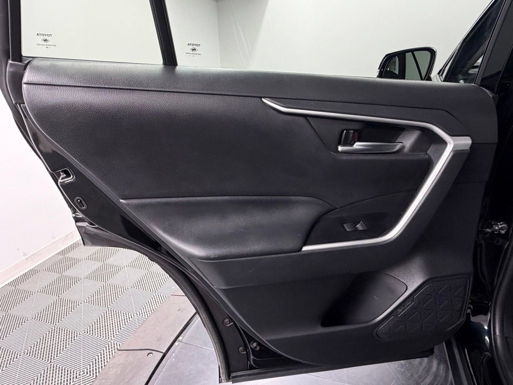 Certified 2021 Toyota RAV4 XLE w/ Carpet Mat Package (TMS) AWD/4WD image 38