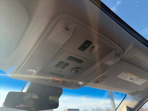 Used 2017 Cadillac Escalade ESV Premium Luxury image 54