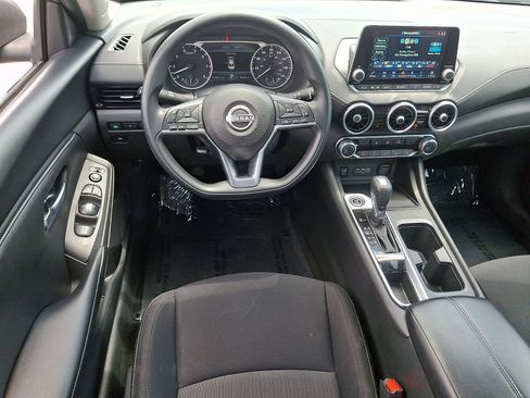 Used 2024 Nissan Sentra SV FWD image 11