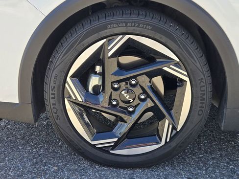 Used 2025 Kia K4 EX image 6