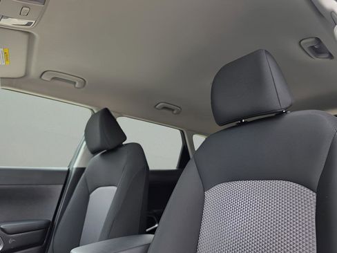 Used 2025 Kia Soul LX FWD image 19