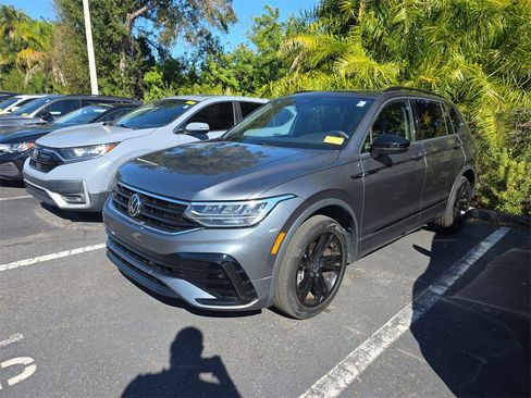 Used 2023 Volkswagen Tiguan SE R-Line image 1
