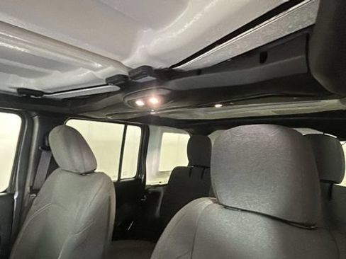 Used 2024 Jeep Wrangler Unlimited w/ Convenience Group AWD/4WD image 11