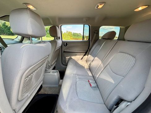 Used 2011 Chevrolet HHR LT FWD image 15