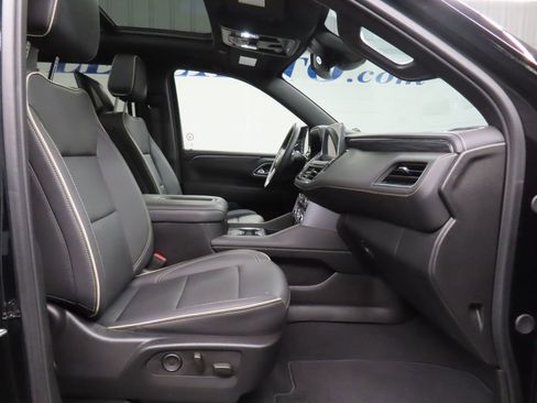 Used 2024 GMC Yukon SLT w/ SLT Luxury Package AWD/4WD image 36