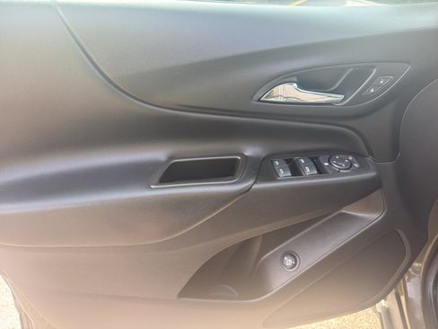 Used 2023 Chevrolet Equinox LT image 13