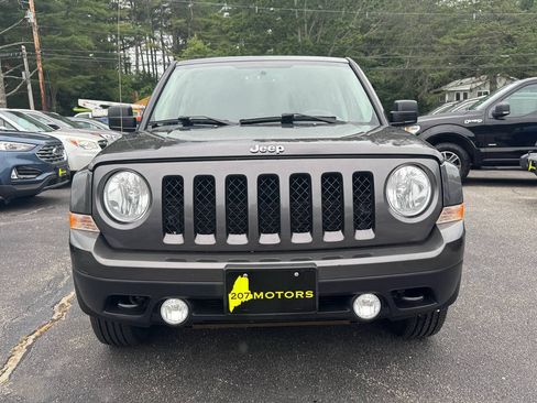 Used 2017 Jeep Patriot Latitude w/ Sun/Sound Group AWD/4WD image 13