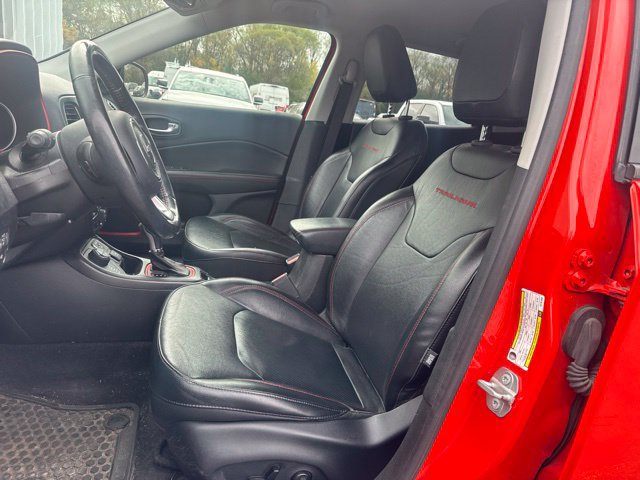 Used 2019 Jeep Compass Trailhawk w/ Leather Interior Group AWD/4WD image 12