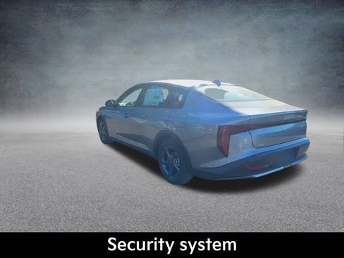 New 2025 Kia K4 LXS image 17