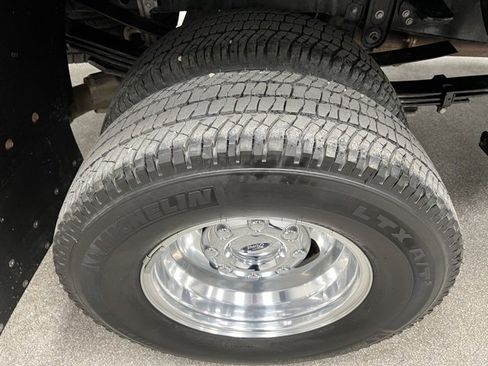 Used 2024 Ford F350 Platinum image 17