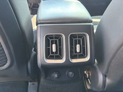 Used 2023 Kia Sorento LX FWD image 19