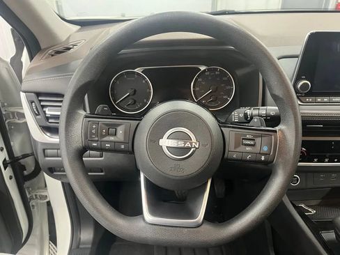 Used 2023 Nissan Rogue SV AWD/4WD image 11