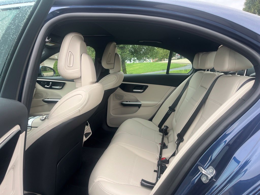 Used 2024 Mercedes-Benz C 300 4MATIC Sedan image 34