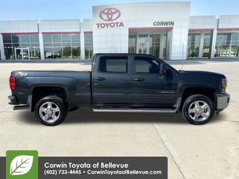 Used 2019 Chevrolet Silverado 2500 LT w/ LT Convenience Package image 6