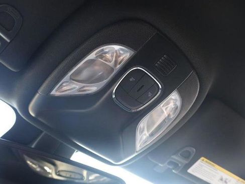 Used 2025 Jeep Compass Limited AWD/4WD image 16