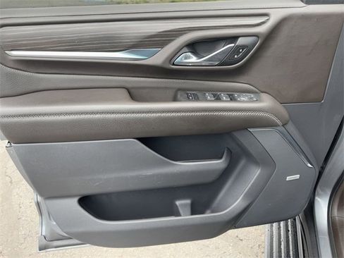 Used 2021 GMC Yukon XL Denali w/ Denali Premium Package image 24