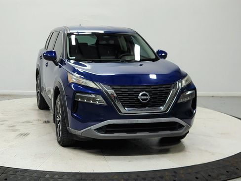 Used 2023 Nissan Rogue SV FWD image 3