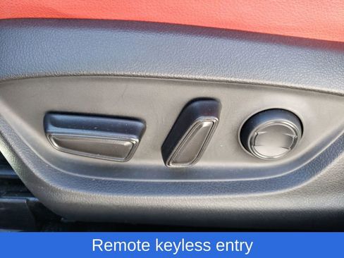 Used 2019 Toyota Camry XSE image 16