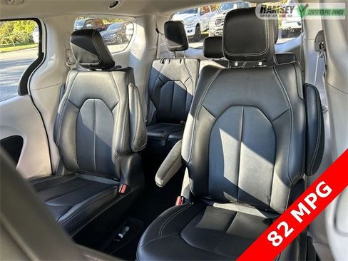 Certified 2024 Chrysler Pacifica Select image 23