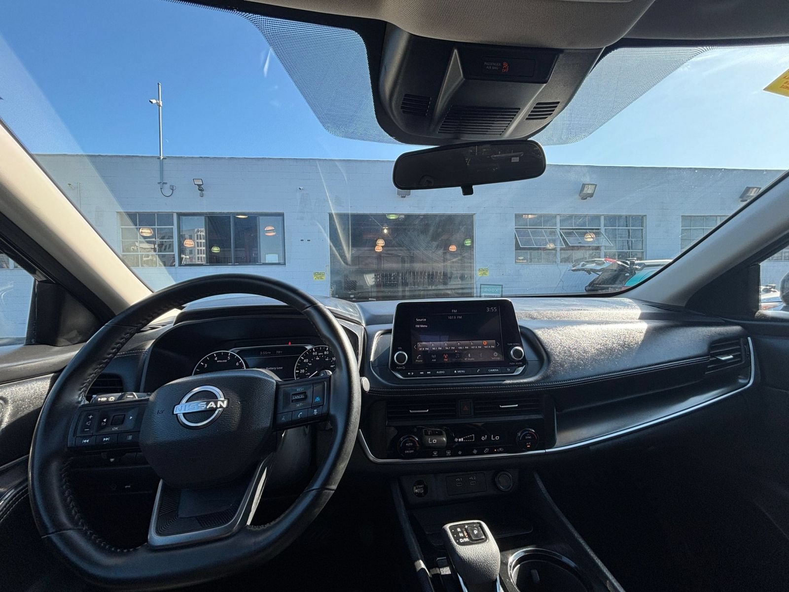 Used 2025 Nissan Rogue SV FWD image 34