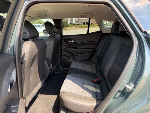 Used 2025 Chevrolet Trax LT image 26