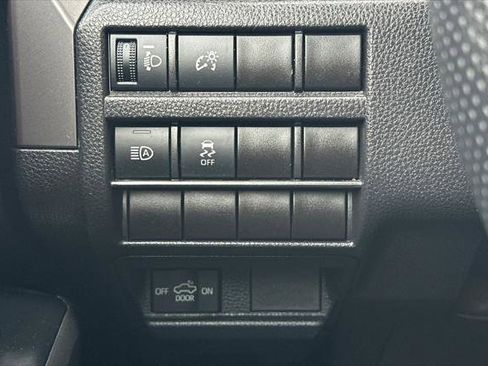 Certified 2025 Toyota Tacoma SR5 image 29