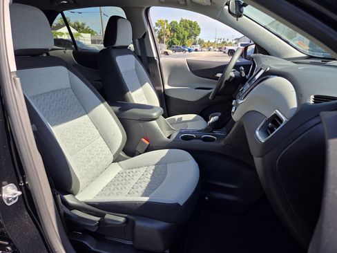Certified 2024 Chevrolet Equinox LS w/ LS Convenience Package FWD image 17