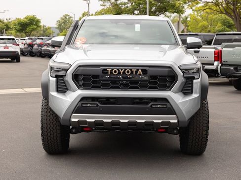 New 2025 Toyota Tacoma Trailhunter image 3