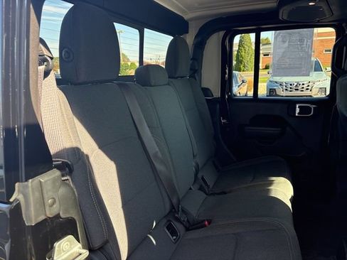 Used 2024 Jeep Gladiator Sport image 21