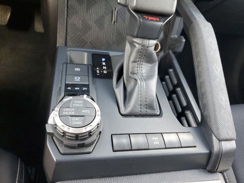 Used 2024 Toyota Tacoma TRD Off-Road image 31